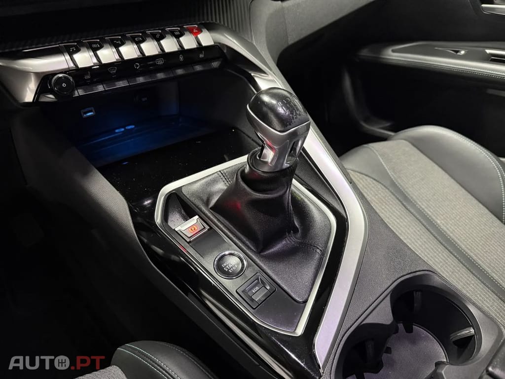 Peugeot 3008 PureTech 130 Stop & Start GPF Allure