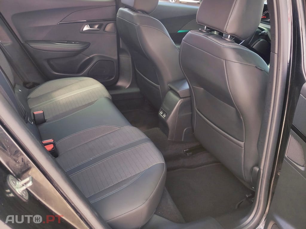 Peugeot 2008 1.5 BlueHDi Allure Pack