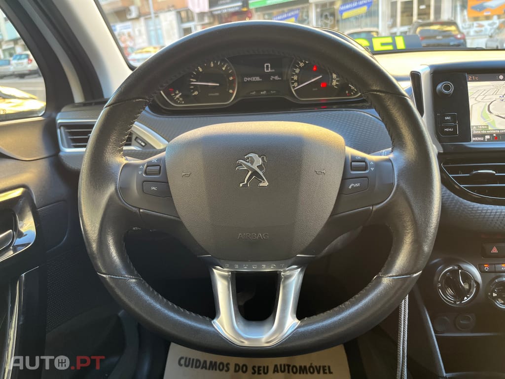 Peugeot 2008 1.5 BlueHDi Signature