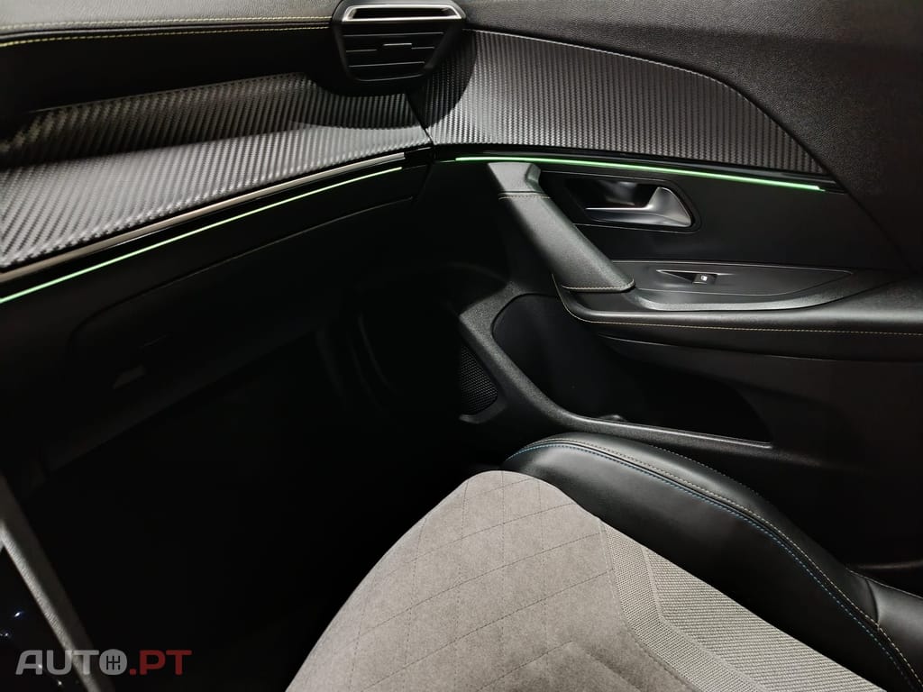 Peugeot e-2008 GT PACK — fotografia 24