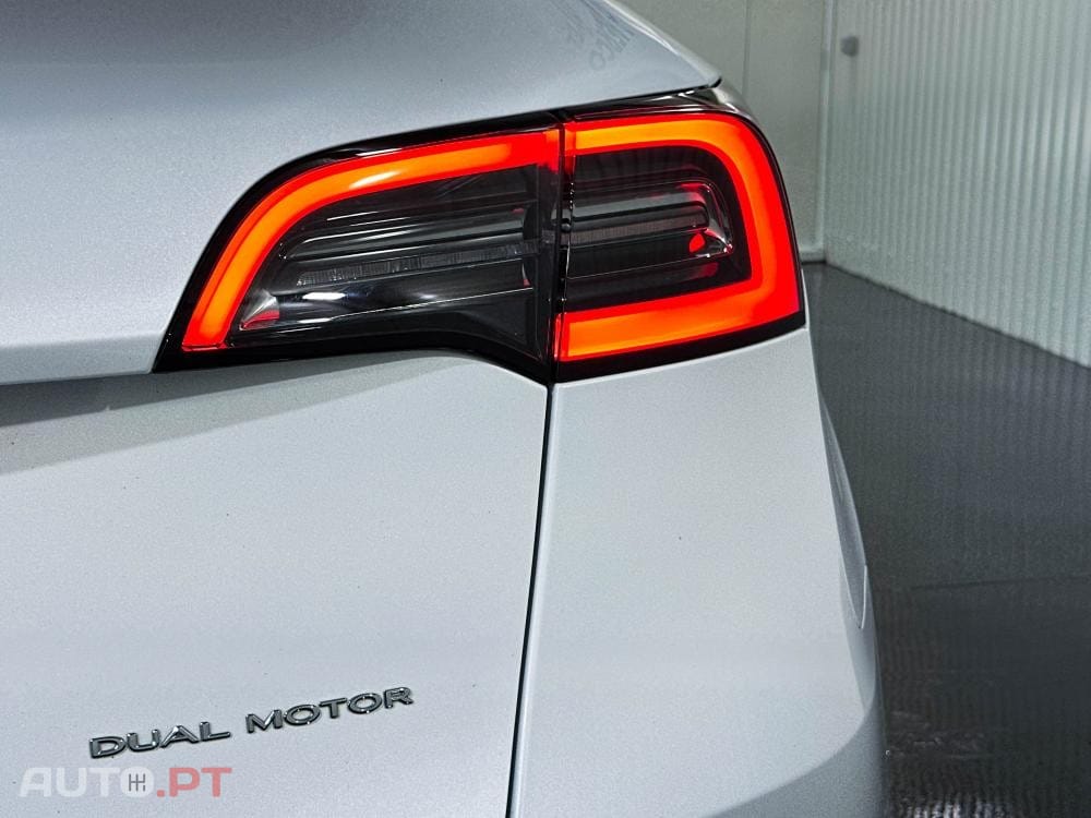 Tesla Model Y Long Range Dual Motor AWD