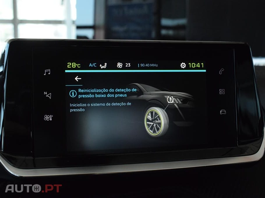Peugeot E-208 50 kWh Active