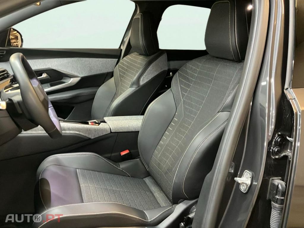Peugeot 3008 1.2 Hybrid Allure e-DCS6