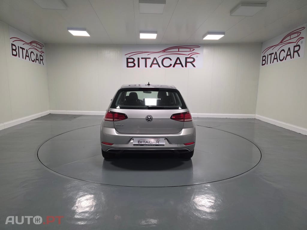 Volkswagen Golf 1.6 TDI Confortline