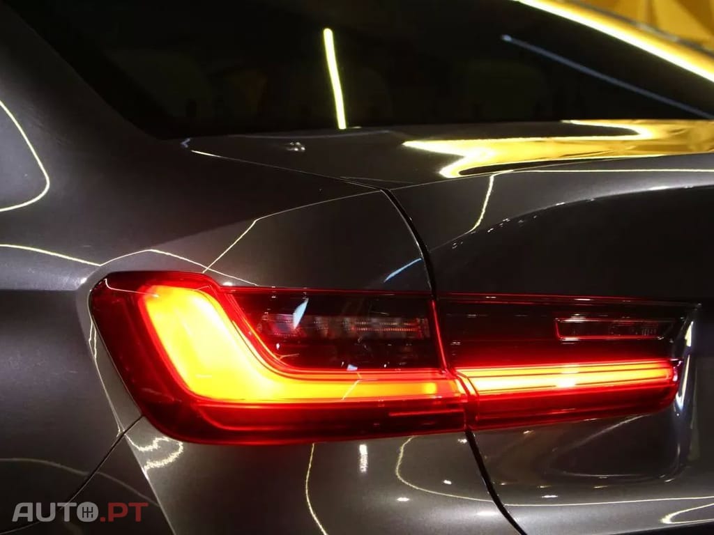BMW 318 d Line Luxury Auto