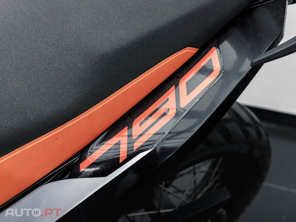 KTM Adventure 790 R
