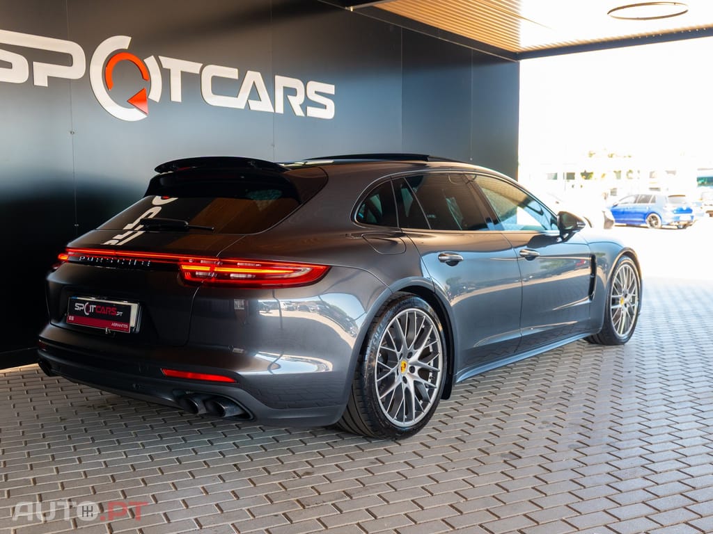 Porsche Panamera 4 E-Hybrid