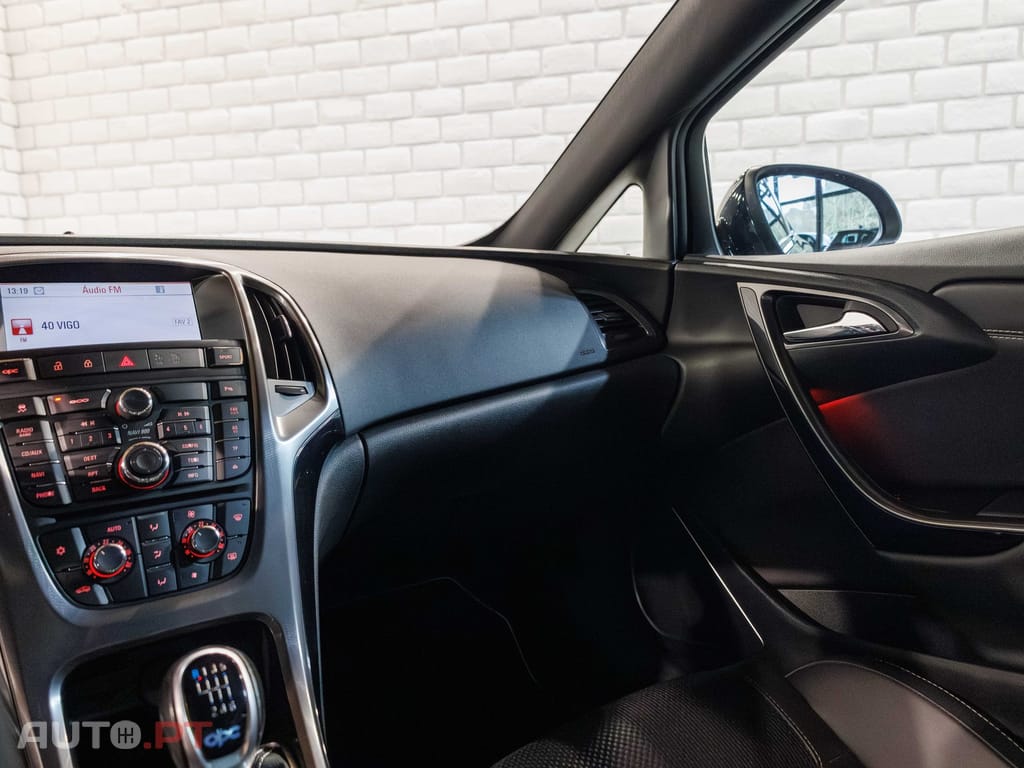 Opel Astra GTC OPC 2.0 T