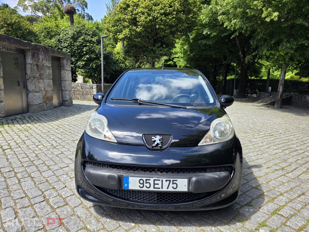 Peugeot 107 1.0 Active — fotografia 3