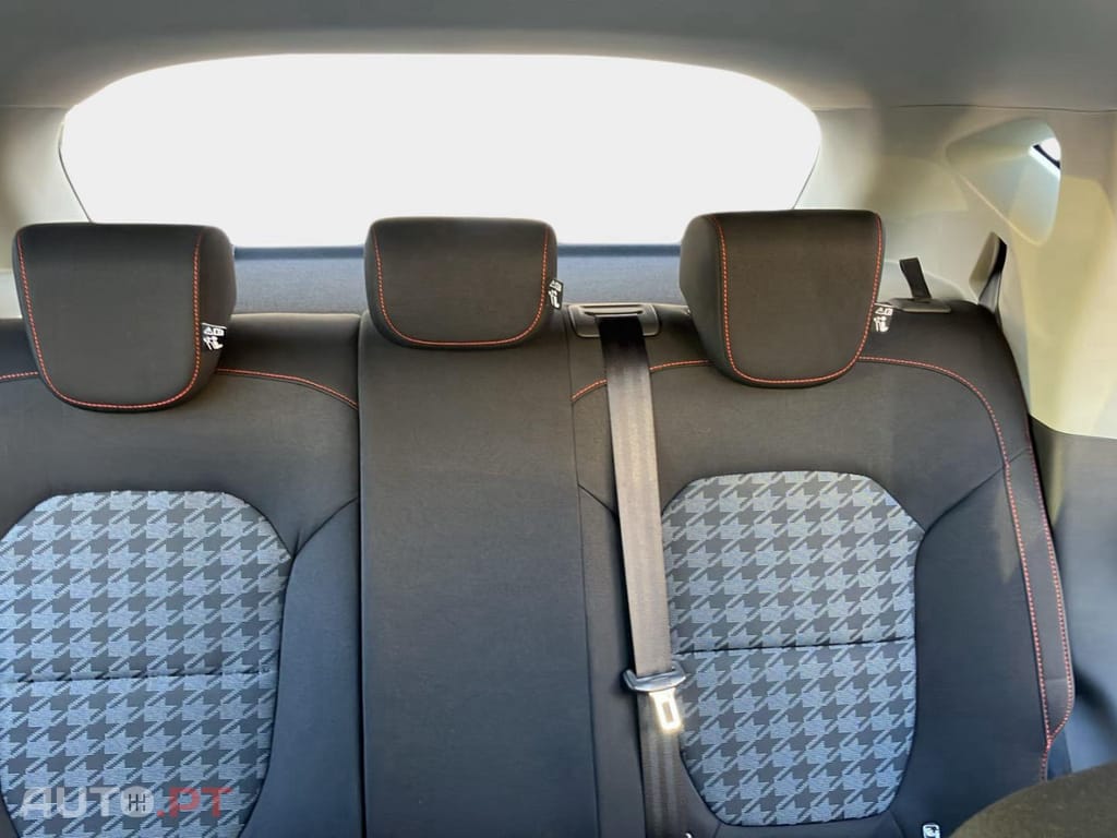 MG ZS EV 72.6 kWh Luxury OBC 11 KW