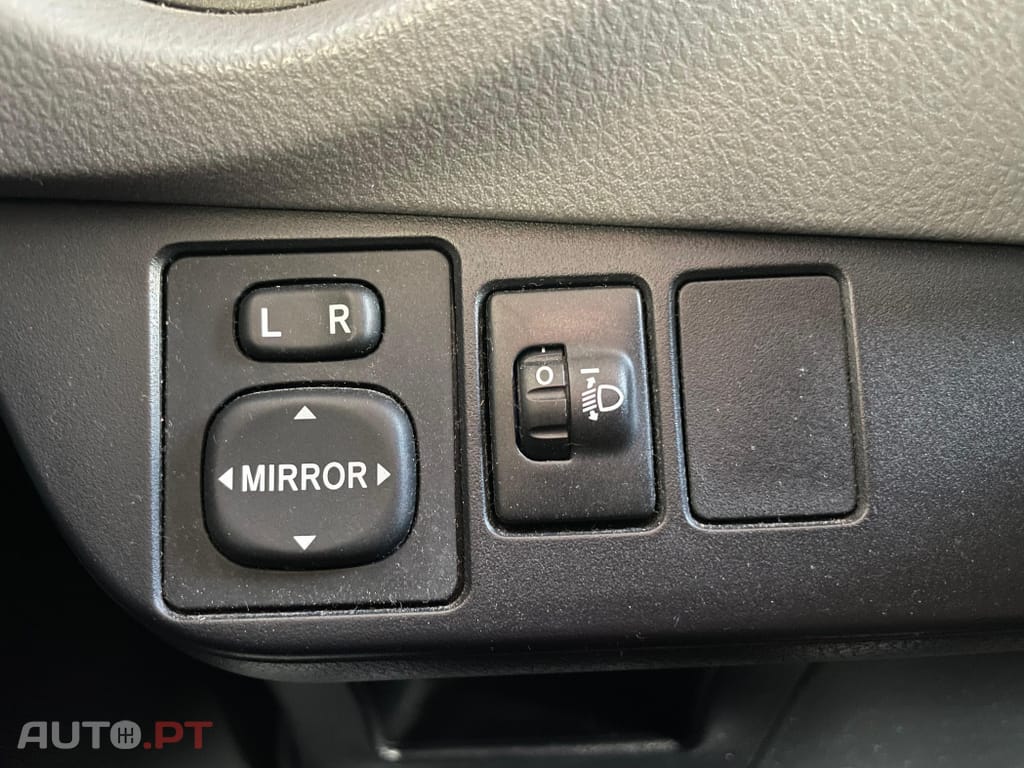 Toyota Yaris 1.0 VVT-i Active+AC