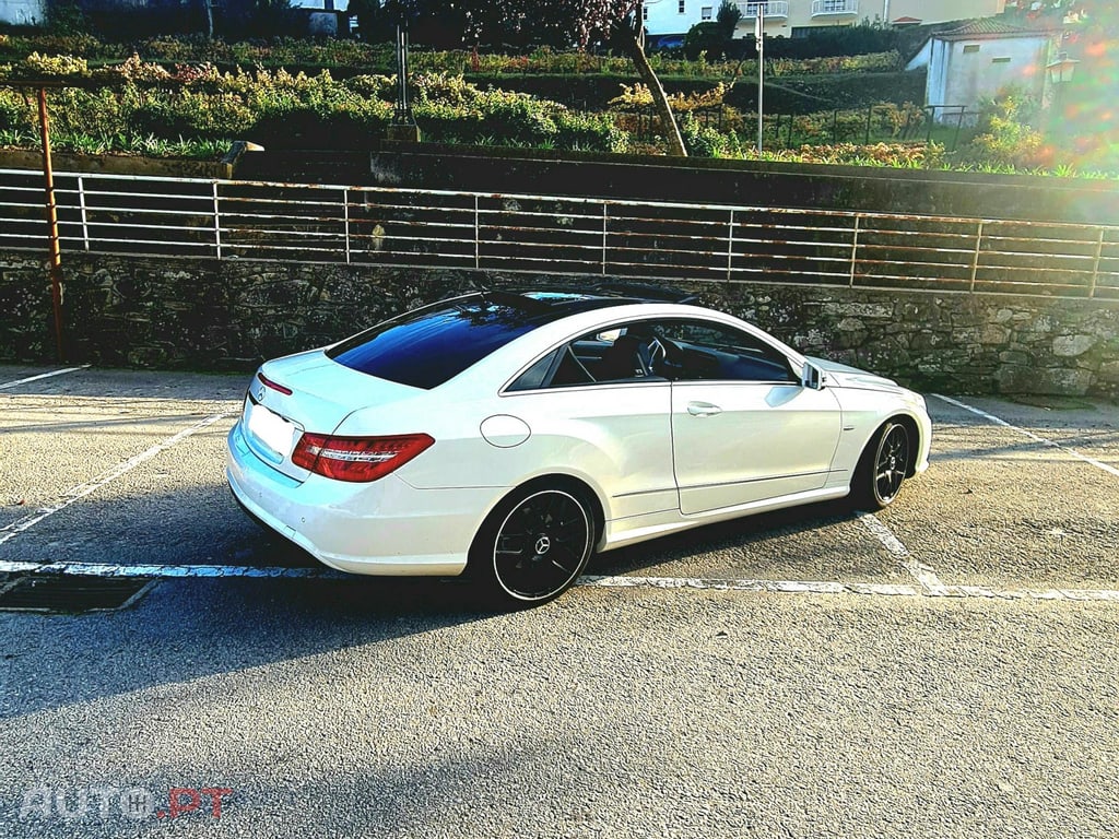 Mercedes-Benz E 220 Coupe