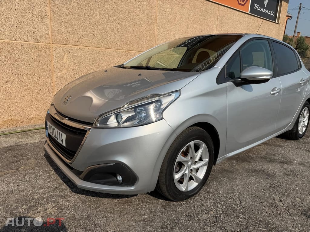 Peugeot 208 1.2 PureTech Signature