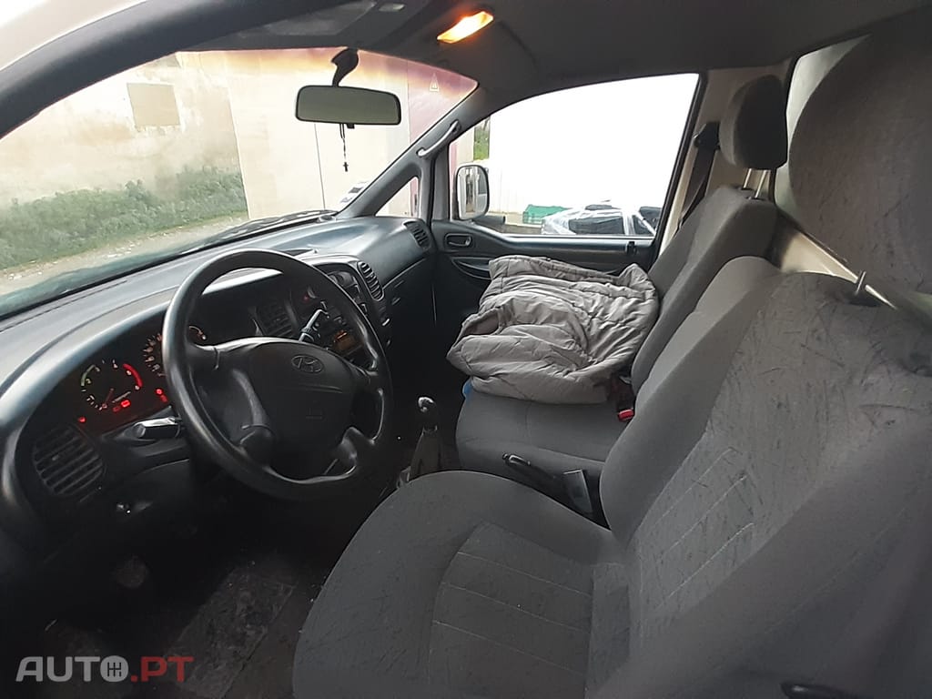 Hyundai H-1 2.5