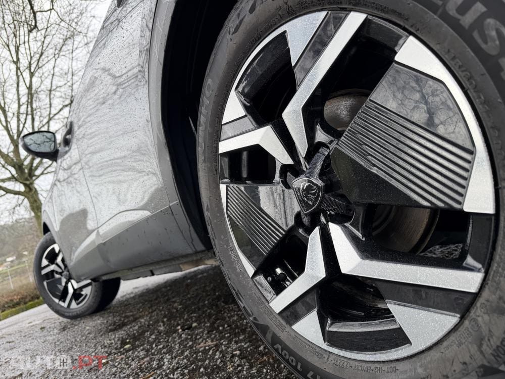 Peugeot E-2008 54 kWh GT