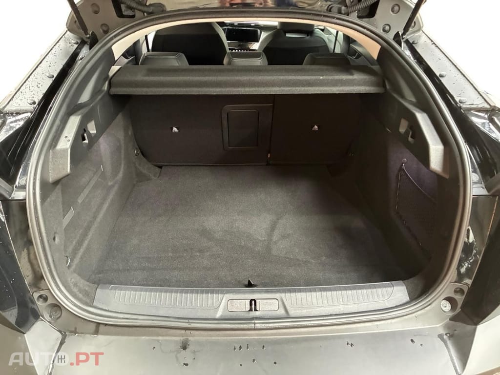Peugeot 408 1.2 Hybrid Allure e-DCS6