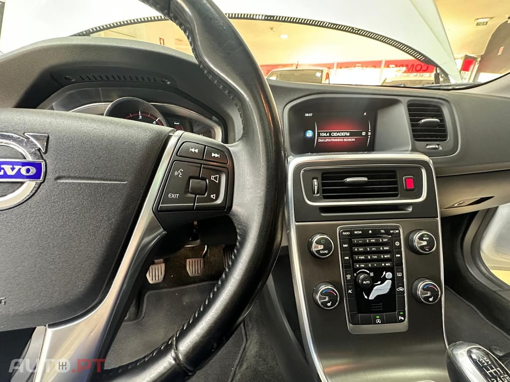 Volvo V60 2.0 D4 Momentum Eco