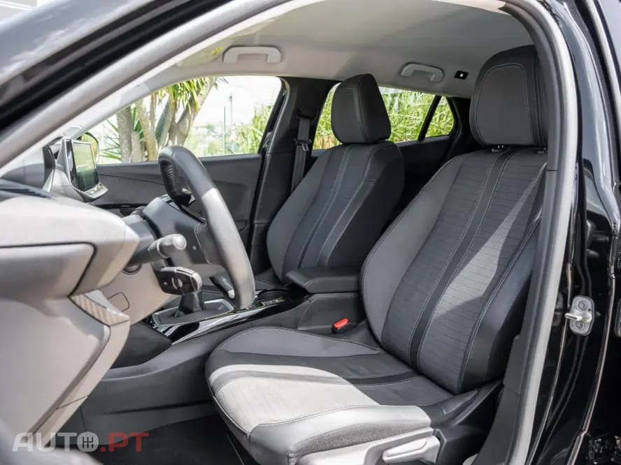 Peugeot 2008 1.5 BlueHDi Allure Pack