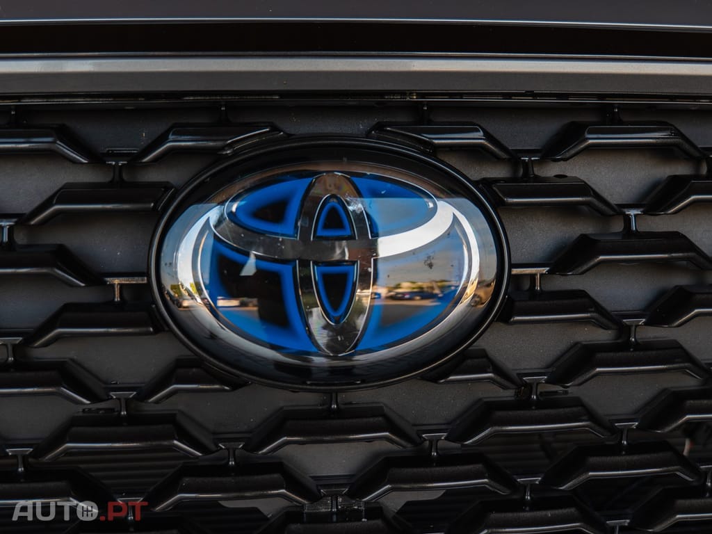 Toyota Corolla Cross 2.0 Hybrid Luxury