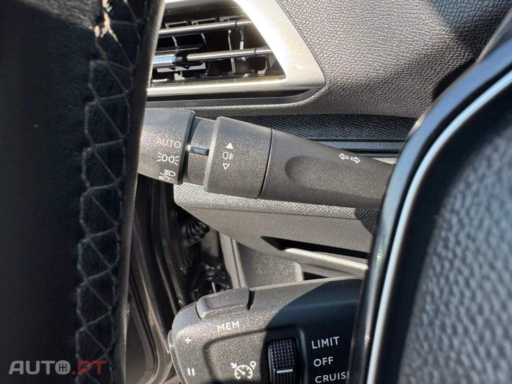Peugeot 3008 1.5 BlueHDi Allure