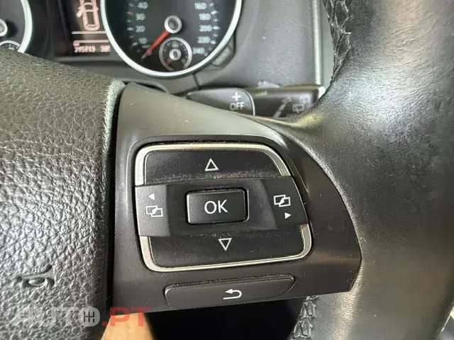 Volkswagen Golf 1.6 TDi Highline DSG