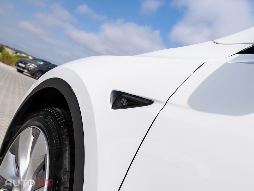 Tesla Model Y Long Range Dual Motor AWD