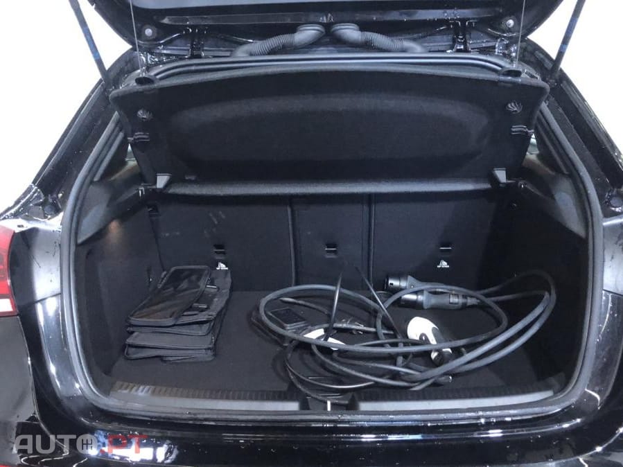 Mercedes-Benz A 250 e 8G-DCT Style