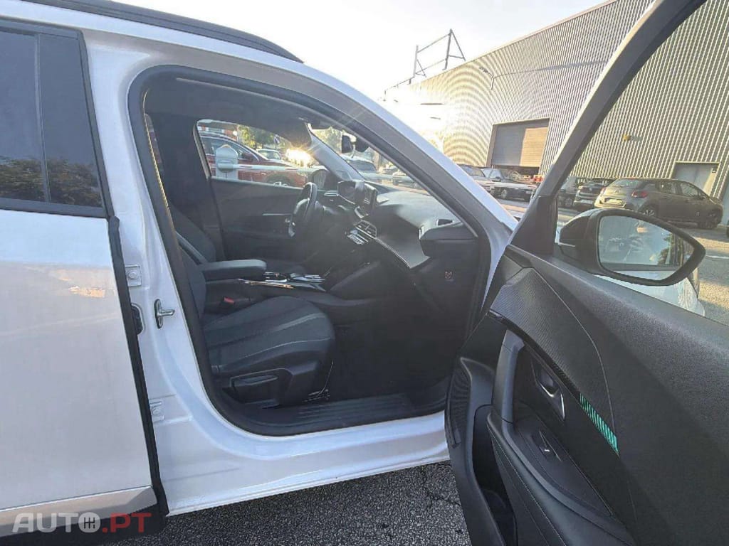 Peugeot E-2008 Allure