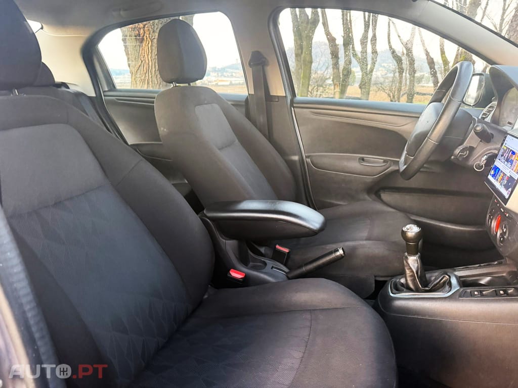 Citroen C-Elysée 1.2 PureTech Shine