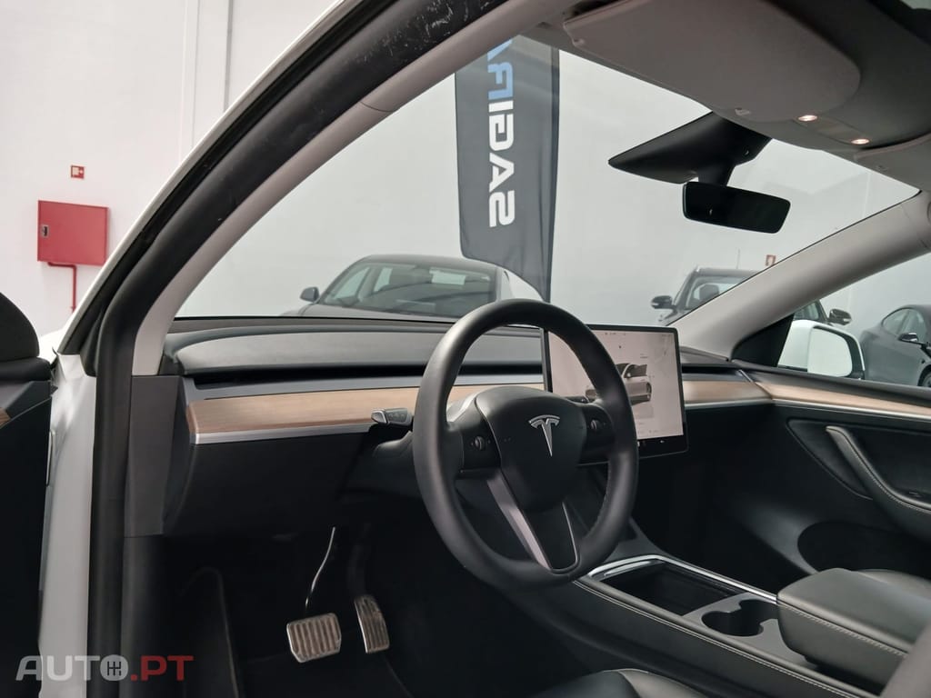 Tesla Model Y Standard