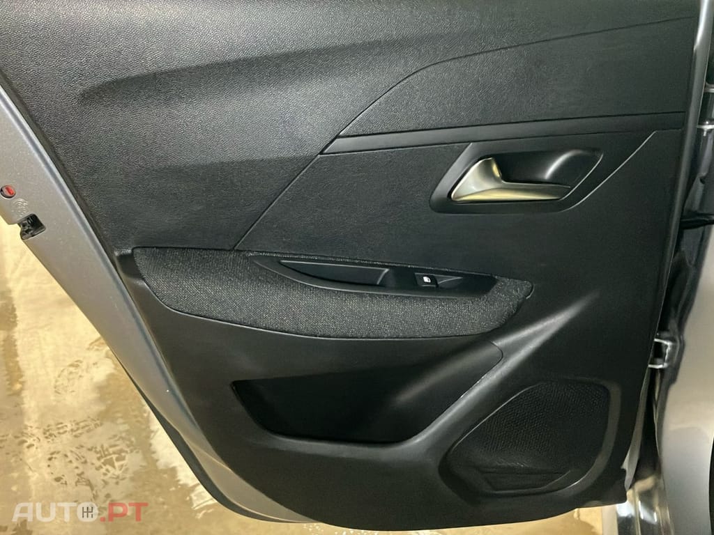 Peugeot 208 1.2 Hybrid Style e-DCS6