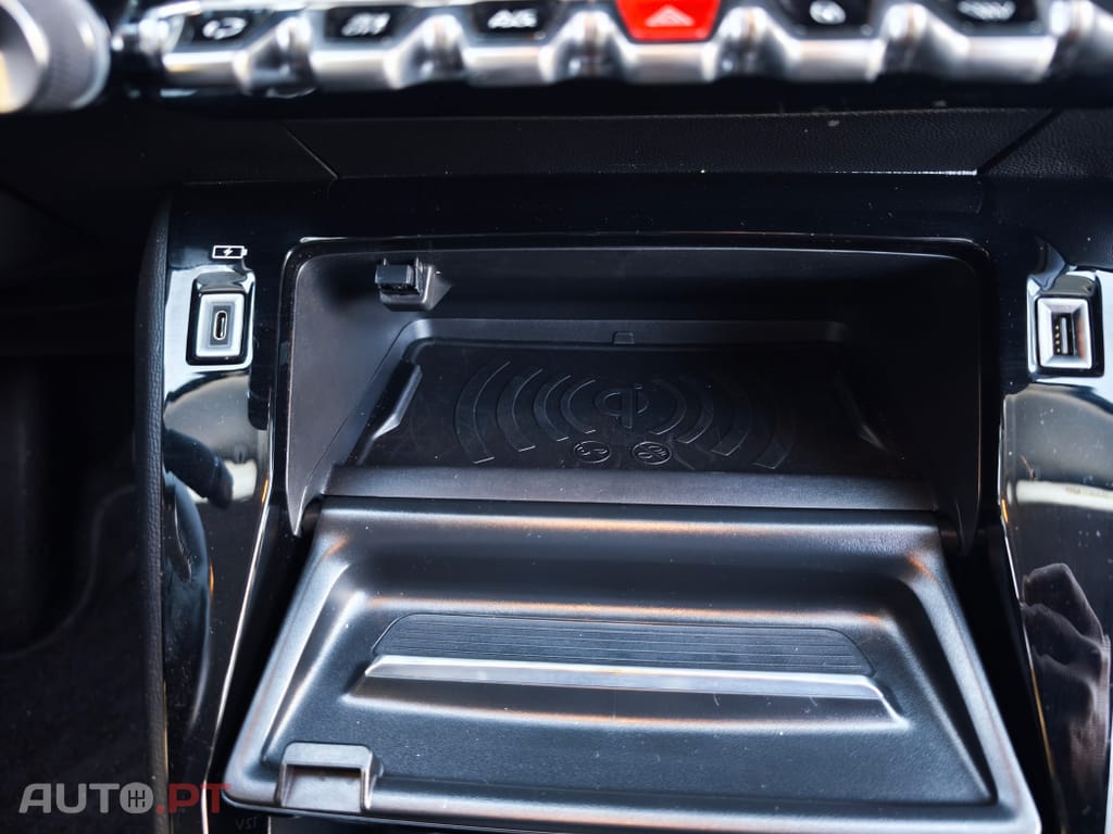 Peugeot E-208 50 kWh Allure Pack