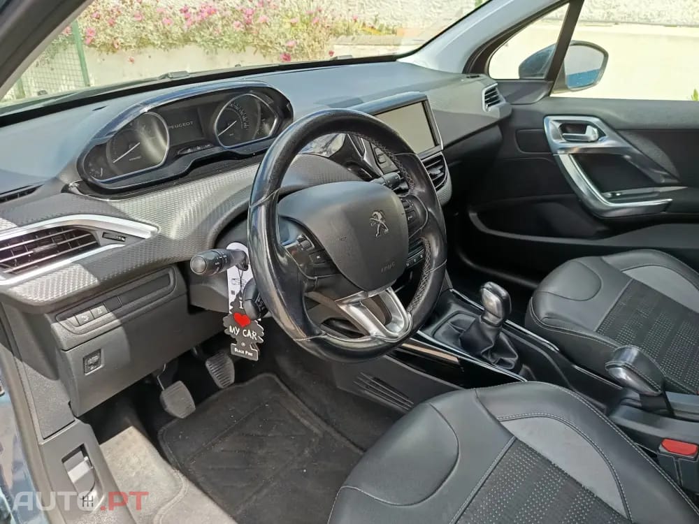 Peugeot 2008 1.2 VTi Active