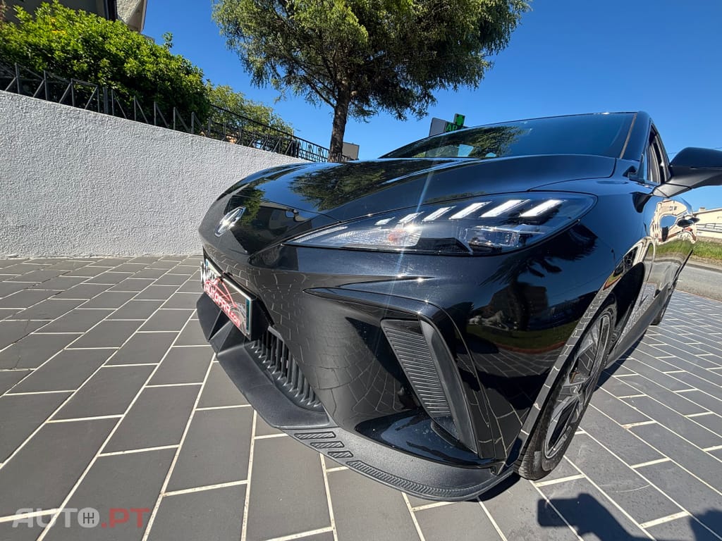 MG MG4 64 kWh Luxury