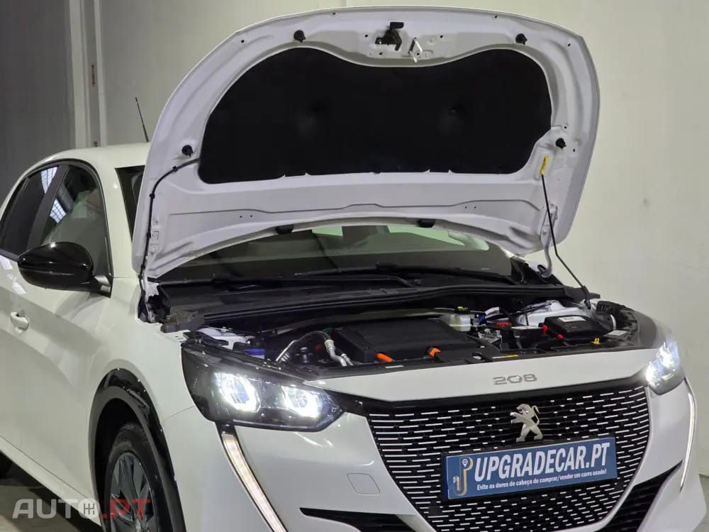 Peugeot E-208 50 kWh SE Style
