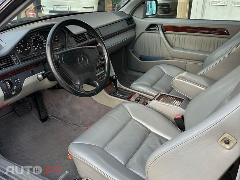 Mercedes-Benz 300 CE-24 Cabriolet
