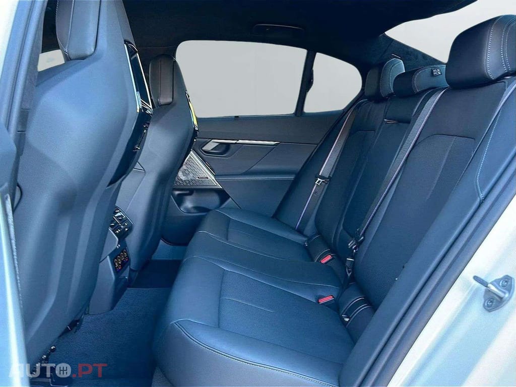 BMW M5 Carbon