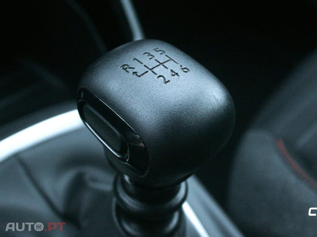 Peugeot 2008 1.2 PureTech Active Pack