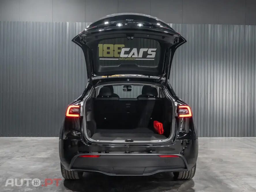 Tesla Model Y Long Range Dual Motor AWD