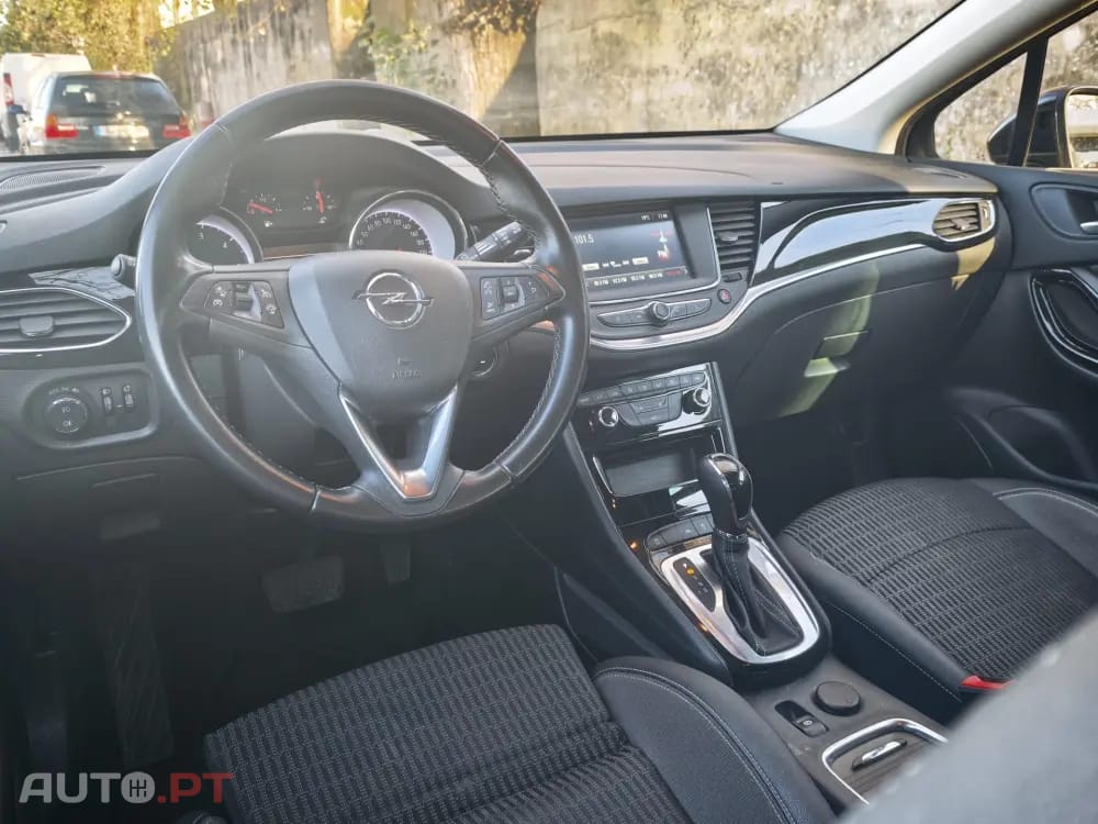 Opel Astra Sports Tourer 1.5 D S&S Auto Business Elegance