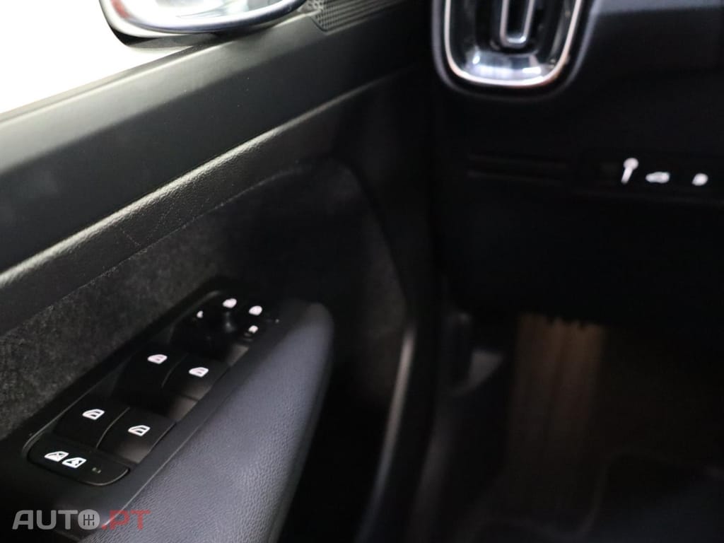 Volvo XC40 1.5 T5 Core PG HYBRID