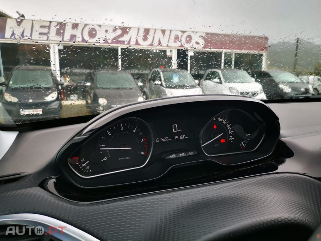 Peugeot 2008 1.6 BlueHDi Style