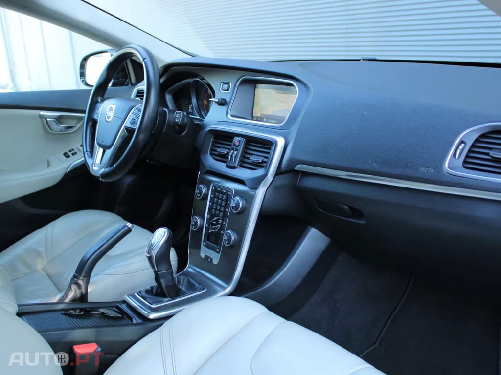 Volvo V40 1.6 D2 Momentum Eco