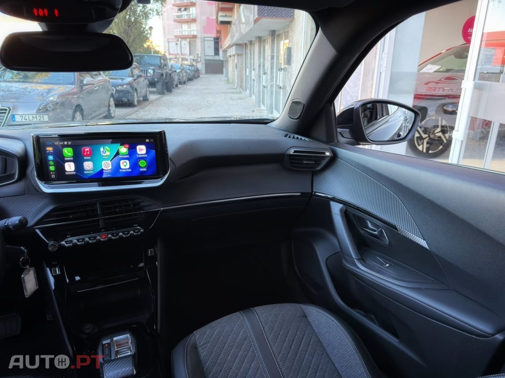 Peugeot 2008 1.2 Hybrid Allure e-DCS6