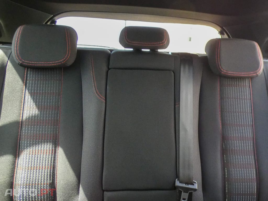 Peugeot 308 1.5 BlueHDi GT Line — fotografia 26