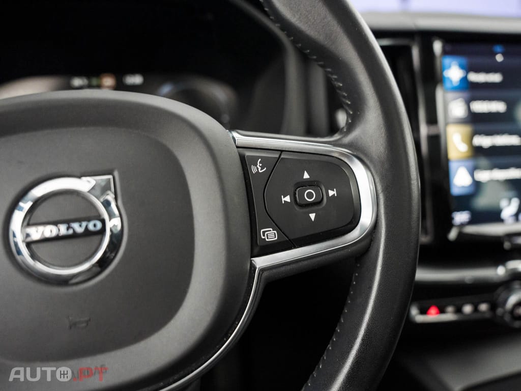 Volvo XC60 2.0 T8 PHEV Momentum Plus AWD