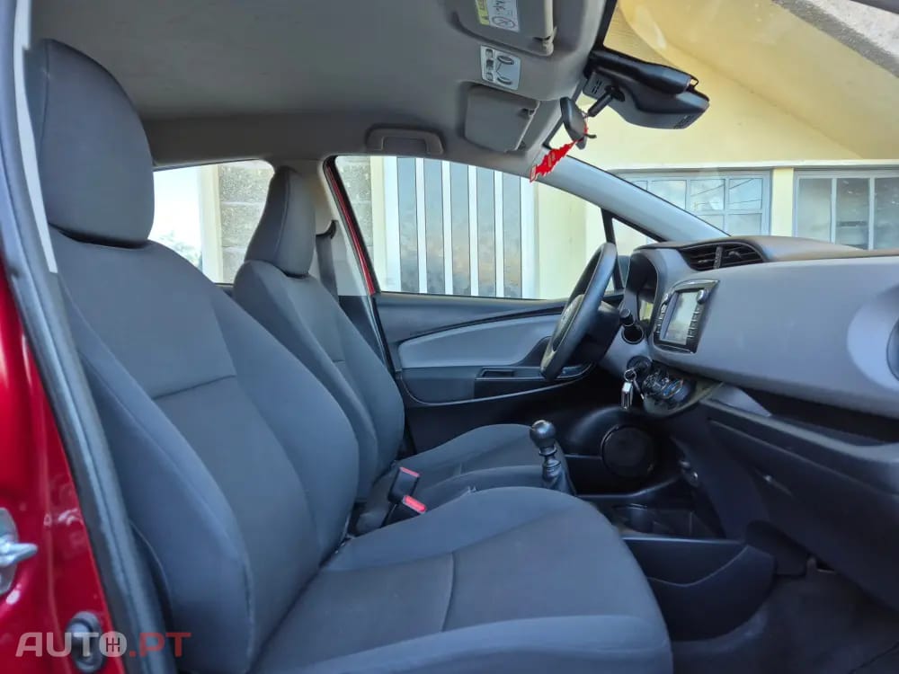 Toyota Yaris 1.5 VVT-i Active