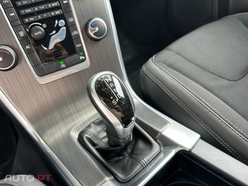 Volvo XC60 2.0 D4 Momentum Geartronic