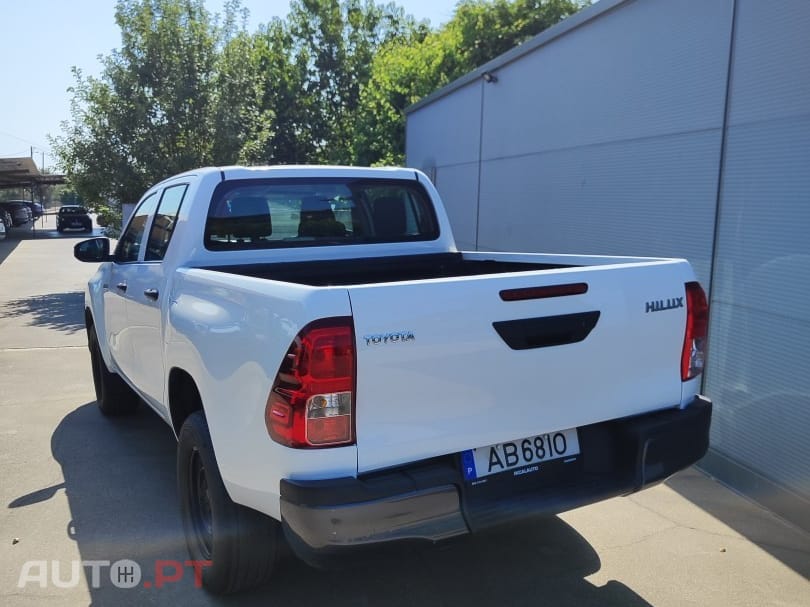 Toyota Hilux 2.4 D-4D 4WD CD CM