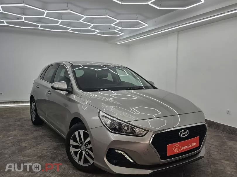 Hyundai i30 1.0 T-GDI Style — fotografia 17